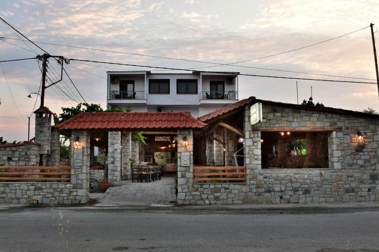 Theano Studios Paralia Sikias Esterno foto
